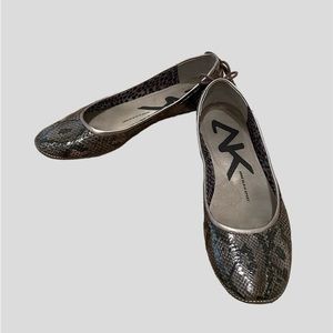EUC Anne Klein Sport flats.